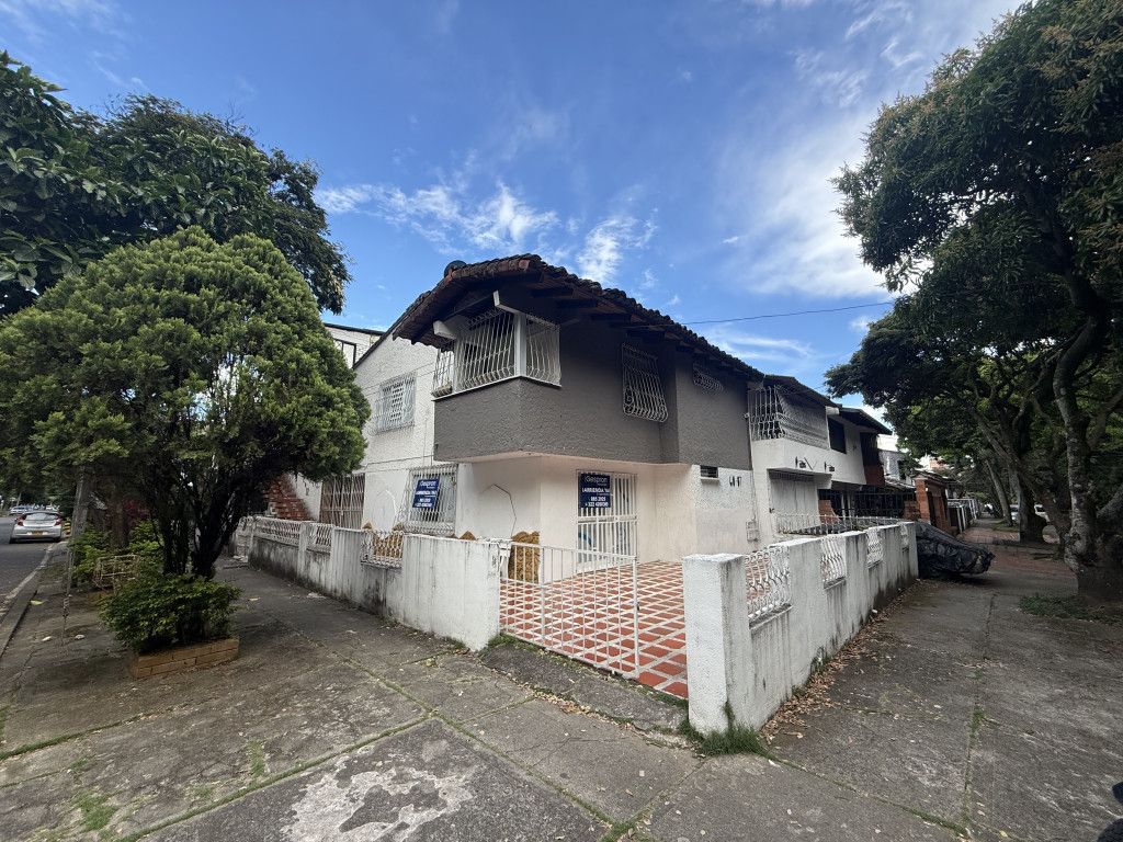 Casa en arriendo Valle Del Cauca Cali Pampa Linda 150 m2 Habitaciones 4 Baños 4 Garajes 0 Precio $3420000