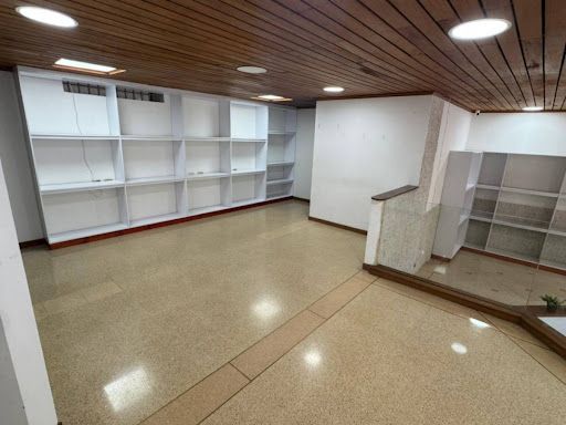 Local en arriendo o venta Antioquia Medellín Laureles 75 m2 Habitaciones 0 Baños 2 Garajes 0 Precio venta $480000000 Precio arriendo $4500000