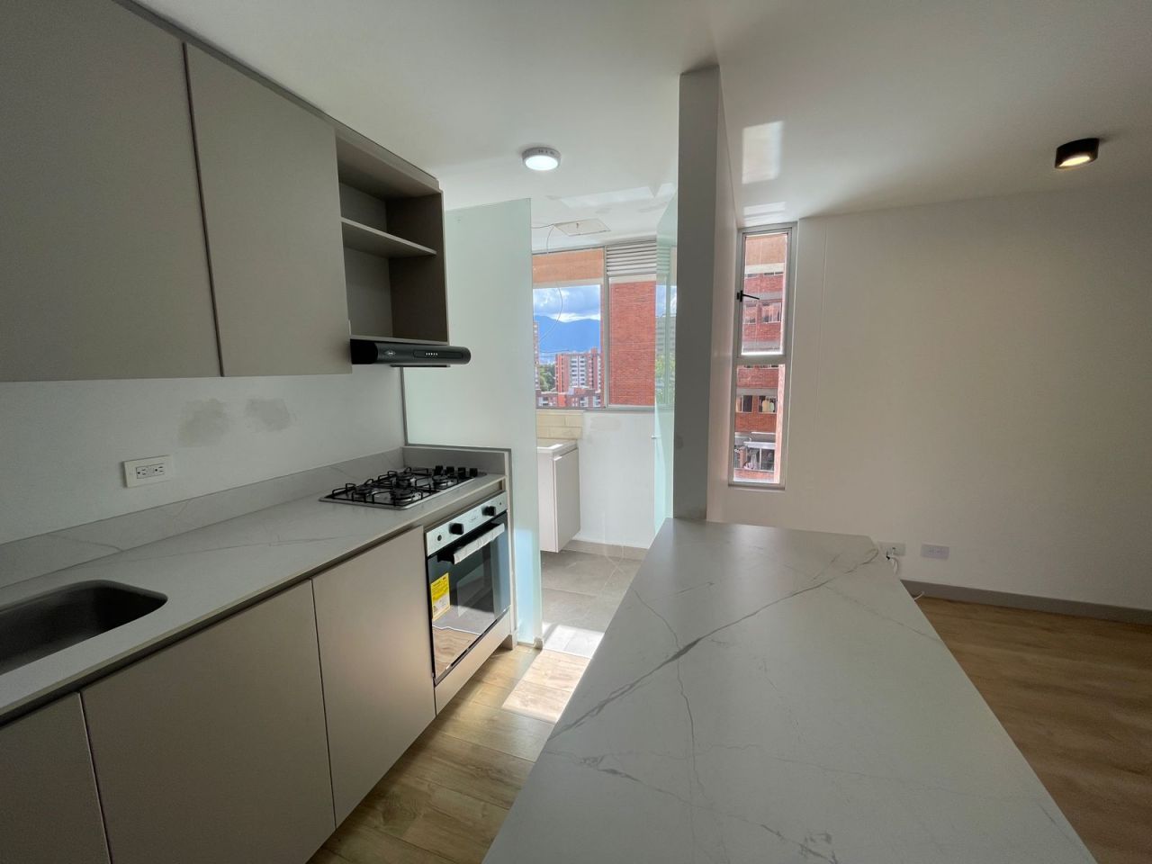 Apartamento en arriendo Antioquia Envigado El Esmeraldal 67 m2 Habitaciones 2 Baños 2 Garajes 1 Precio $3700000