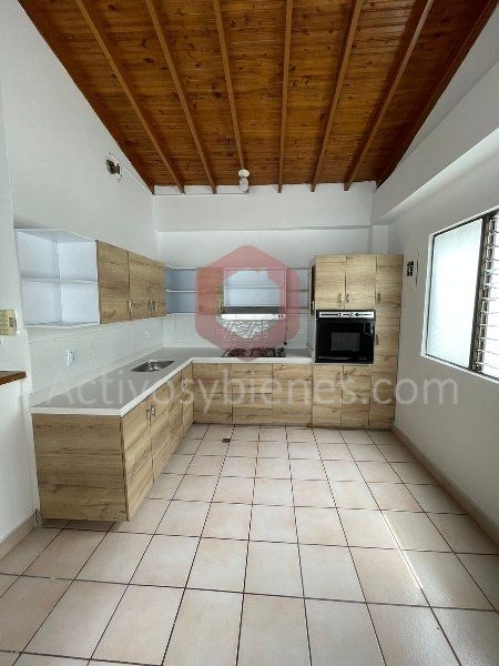 Casa en venta Antioquia Medellín Calasanz Parte Alta 215 m2 Habitaciones 4 Baños 4 Garajes 1 Precio $780000000
