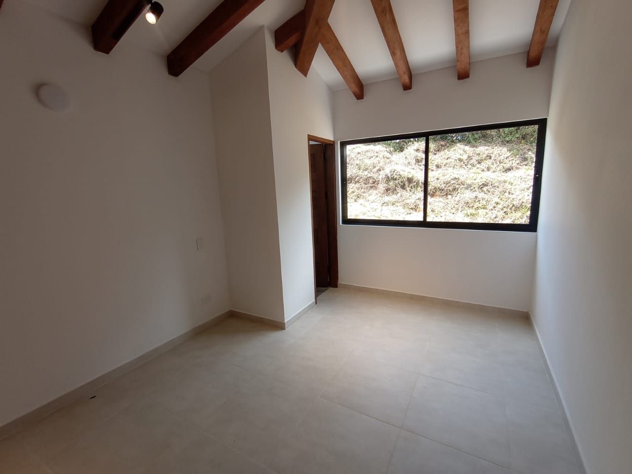 Finca en arriendo Antioquia Rionegro Rionegro 700 m2 Habitaciones 3 Baños 4 Garajes 2 Precio $4000000