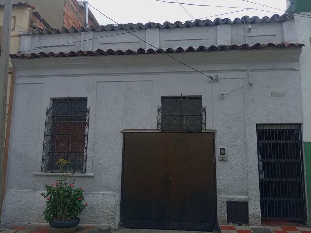 Casa en venta Cundinamarca Bogotá Las Cruces 63 m2 Habitaciones 3 Baños 2 Garajes 1 Precio $295000000