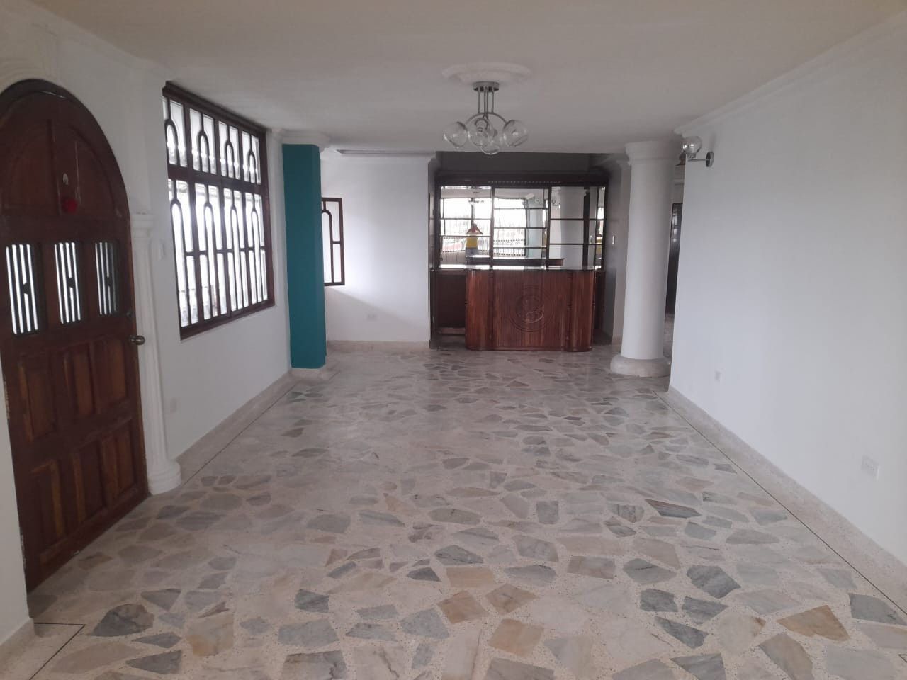 Apartamento en arriendo Valle Del Cauca Buenaventura Urbanizacion Bahia 175 m2 Habitaciones 4 Baños 2 Garajes 2 Precio $2800000