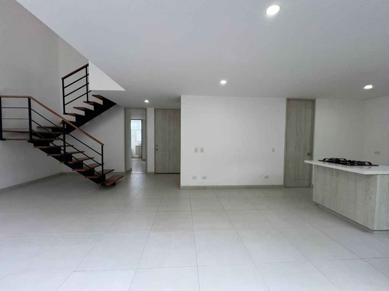 Casa en arriendo o venta Antioquia Rionegro Gualanday 168 m2 Habitaciones 3 Baños 4 Garajes 2 Precio venta $1280000000 Precio arriendo $6800000