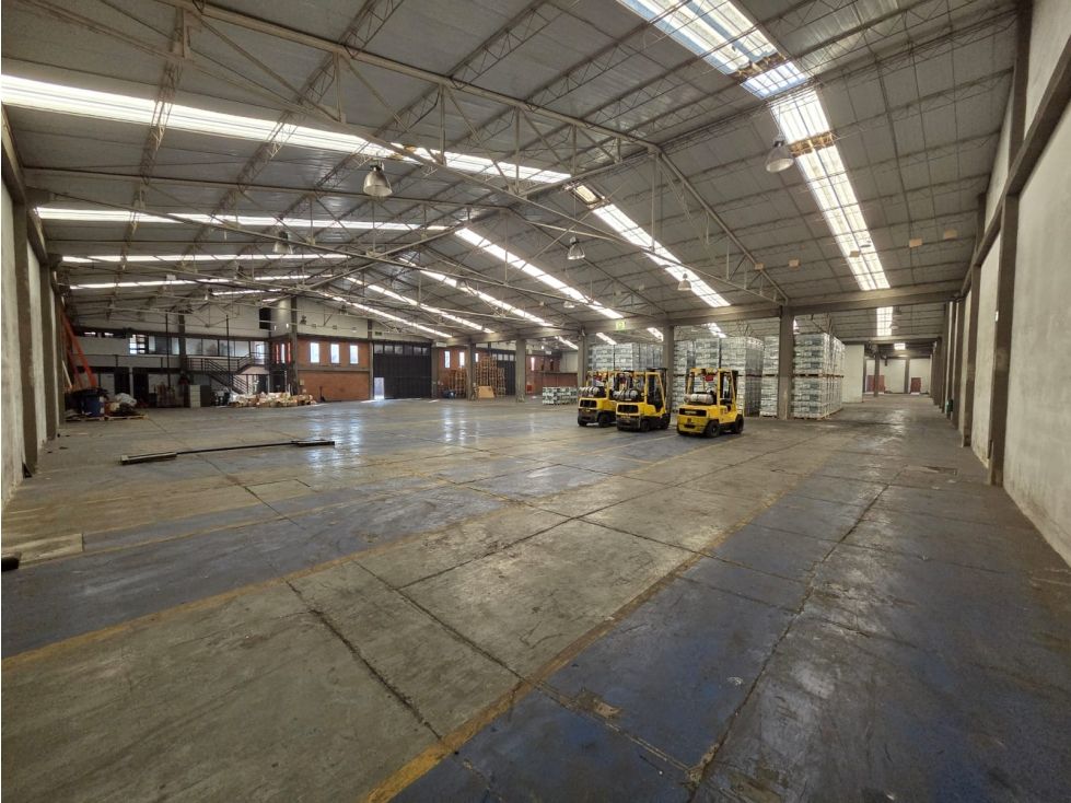 Bodega en arriendo Cundinamarca Bogotá Zona Industrial 3074 m2 Habitaciones 0 Baños 10 Garajes 10 Precio $93000000