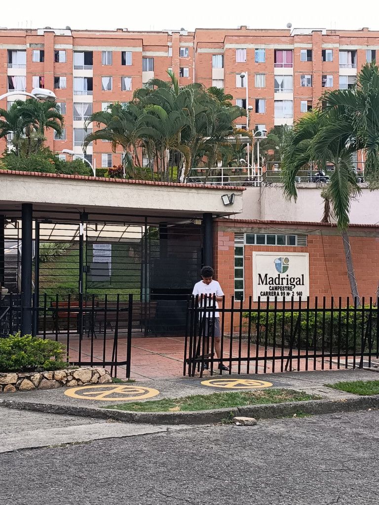 Apartamento en arriendo Valle Del Cauca Cali Urbanización Santa Helena 65 m2 Habitaciones 3 Baños 2 Garajes 0 Precio $1500000