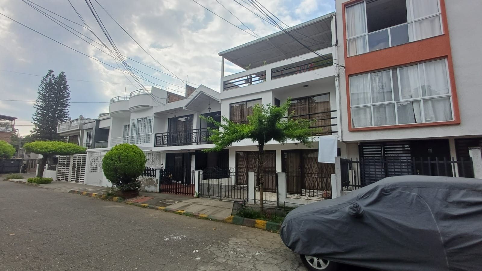 Casa en venta Valle Del Cauca Cali Los Andes 144 m2 Habitaciones 5 Baños 3 Garajes 2 Precio $495000000