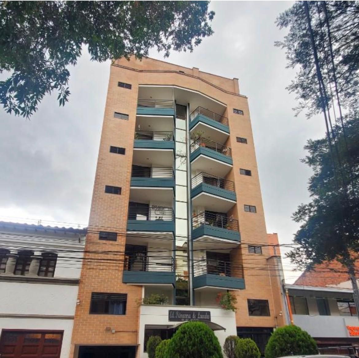 Apartamento en arriendo Antioquia Medellín Laureles 100 m2 Habitaciones 3 Baños 2 Garajes 2 Precio $3400000
