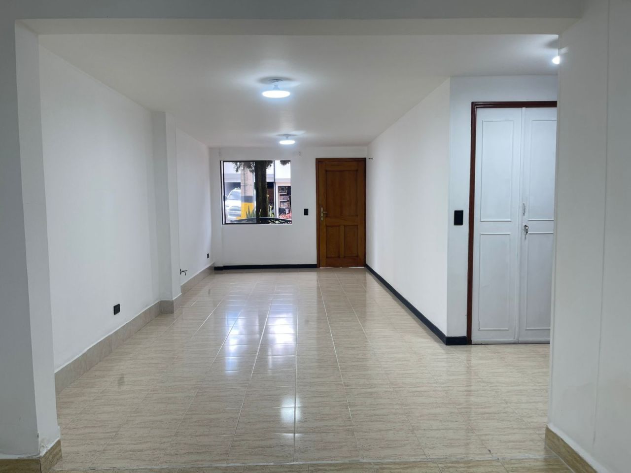 Casa en arriendo o venta Antioquia Sabaneta Prados De Sabaneta 119 m2 Habitaciones 3 Baños 3 Garajes 2 Precio venta $910000000 Precio arriendo $4850000