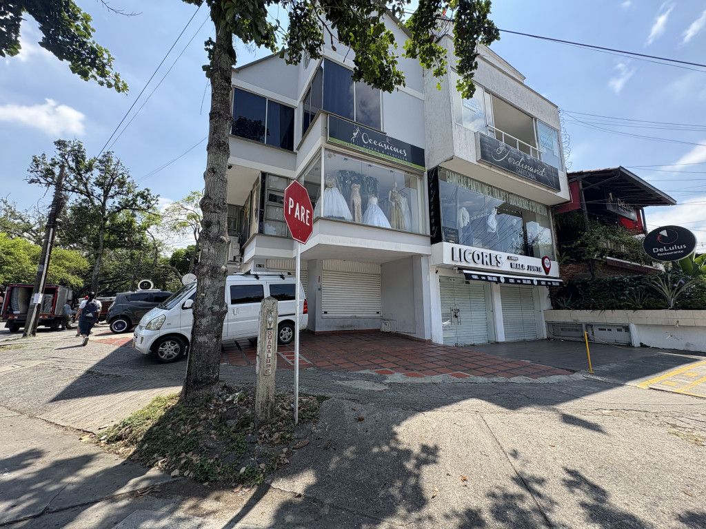 Local en arriendo Valle Del Cauca Cali Camino Real - Los Fundadores 90 m2 Habitaciones 0 Baños 0 Garajes 0 Precio $4520000