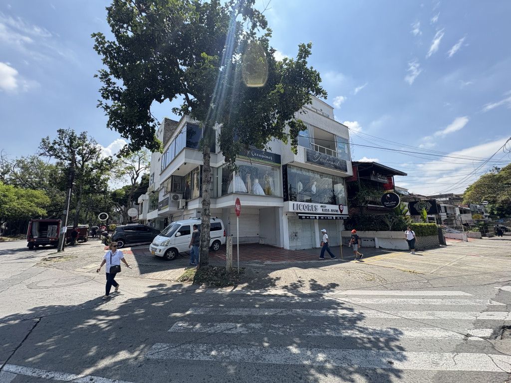 Local en arriendo Valle Del Cauca Cali Camino Real - Los Fundadores 90 m2 Habitaciones 0 Baños 0 Garajes 0 Precio $5520000