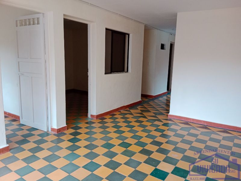 Casa en arriendo Antioquia Medellín La Colina 176 m2 Habitaciones 5 Baños 2 Garajes 0 Precio $2370000