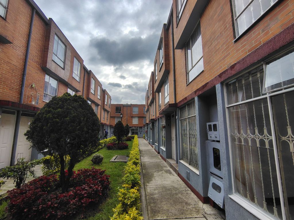 Casa en venta Cundinamarca Bogotá Cr Jardines De Alsacia 75 m2 Habitaciones 4 Baños 2 Garajes 0 Precio $435000000
