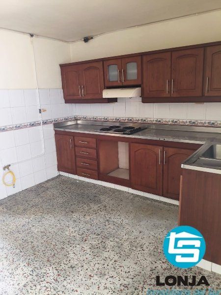 Apartamento en arriendo Antioquia Itagüí Centro 100 m2 Habitaciones 3 Baños 2 Garajes 0 Precio $2300000