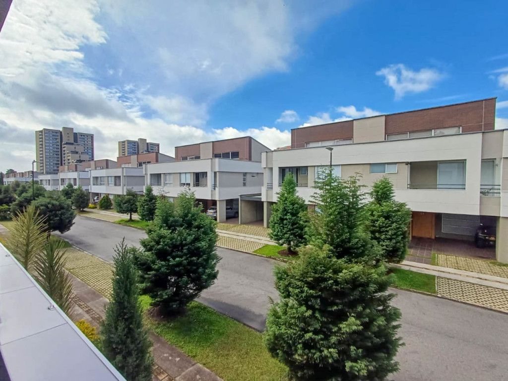 Casa en arriendo Antioquia Rionegro El Porvenir 220 m2 Habitaciones 3 Baños 4 Garajes 2 Precio $8500000