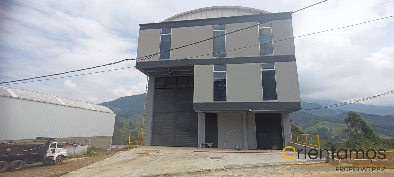 Bodega en arriendo Antioquia Caldas Caldas 1217 m2 Habitaciones 0 Baños 2 Garajes 0 Precio $38719000