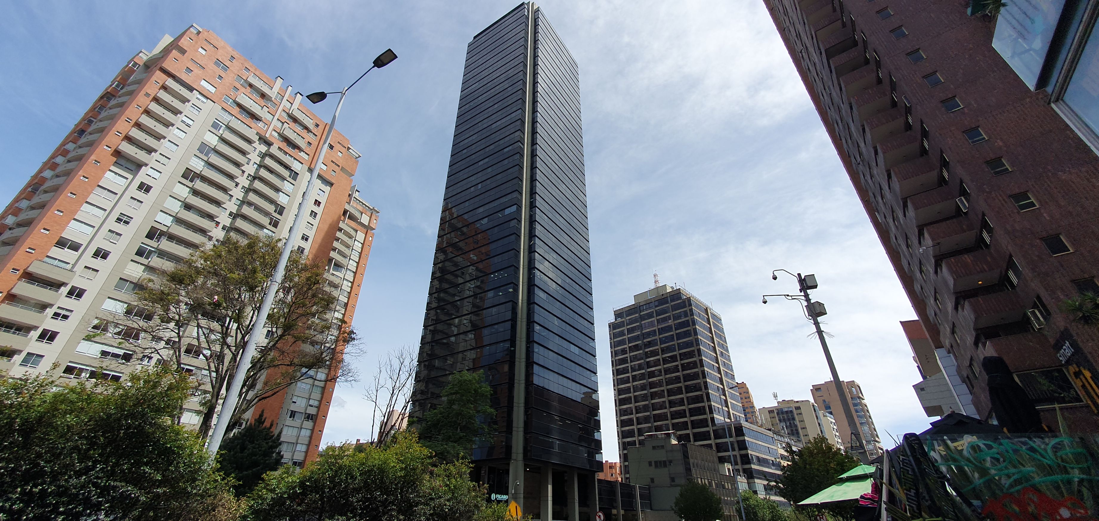 Oficina en arriendo o venta Cundinamarca Bogotá Samper 409 m2 Habitaciones 0 Baños 3 Garajes 4 Precio venta $2500000000 Precio arriendo $21565000