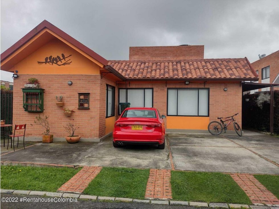 Casa en venta Cundinamarca Chía Las Mercedarias 220 m2 Habitaciones 3 Baños 4 Garajes 4 Precio $1050000000