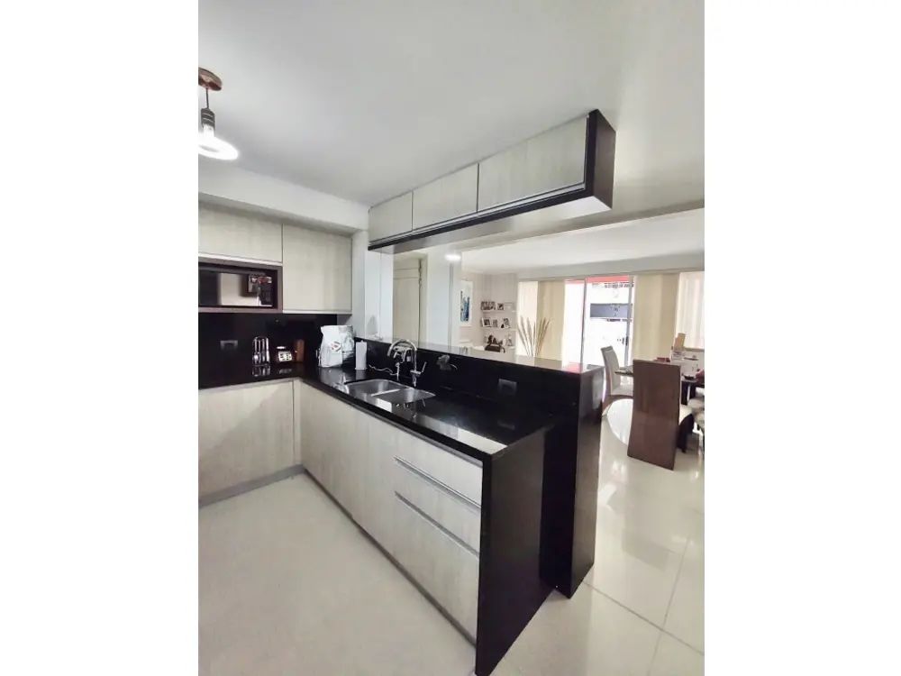 Apartamento en arriendo Valle Del Cauca Cali La Base 104 m2 Habitaciones 3 Baños 3 Garajes 2 Precio $2000000
