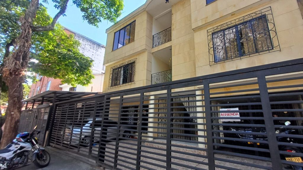 Apartaestudio en arriendo Valle Del Cauca Cali Prados Del Norte 40 m2 Habitaciones 1 Baños 1 Garajes 0 Precio $1570000