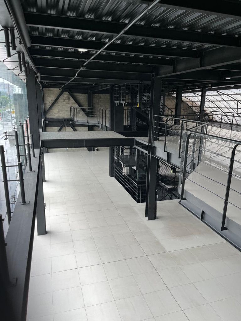 Local en arriendo Cundinamarca Bogotá Bella Suiza 1770 m2 Habitaciones 0 Baños 0 Garajes 20 Precio $110000000
