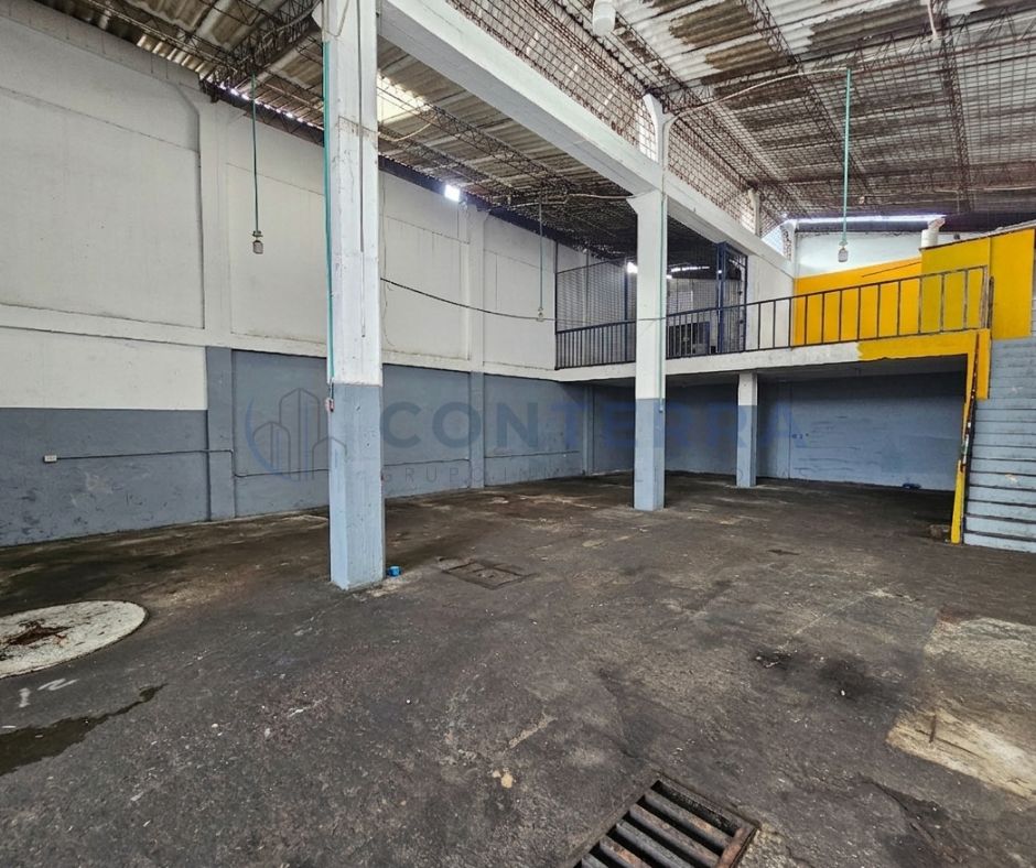 Bodega en arriendo Santander Bucaramanga Granada 390 m2 Habitaciones 0 Baños 2 Garajes 6 Precio $6700000