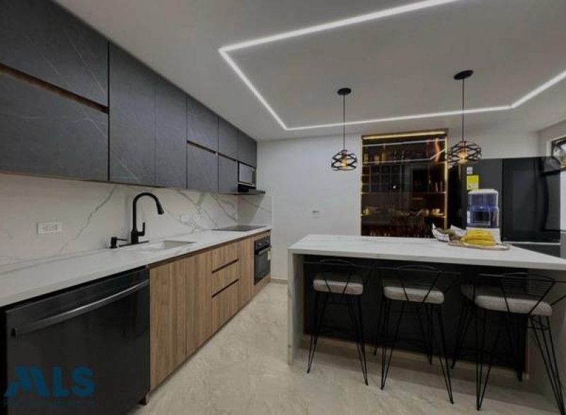 Apartamento en venta Antioquia Medellín Urbanizacion Santa Maria De Oviedo 128 m2 Habitaciones 3 Baños 3 Garajes 2 Precio $950000000
