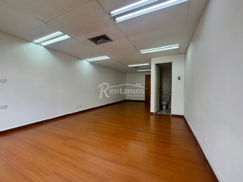 Oficina en arriendo Antioquia Medellín Patio Bonito 37 m2 Habitaciones 0 Baños 1 Garajes 1 Precio $4500000