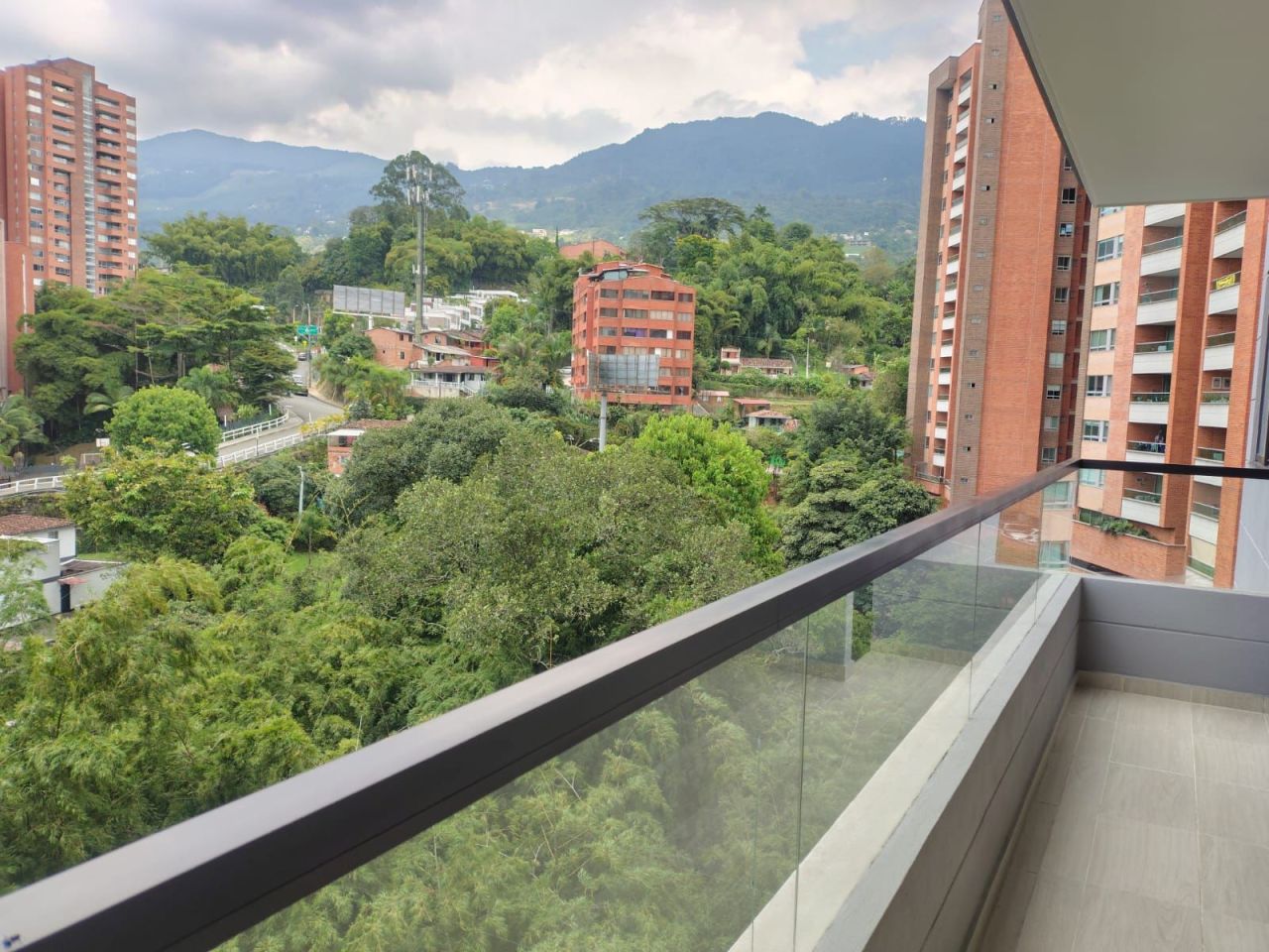 Apartamento en arriendo Antioquia Envigado El Chinguí 110 m2 Habitaciones 2 Baños 2 Garajes 0 Precio $6300000