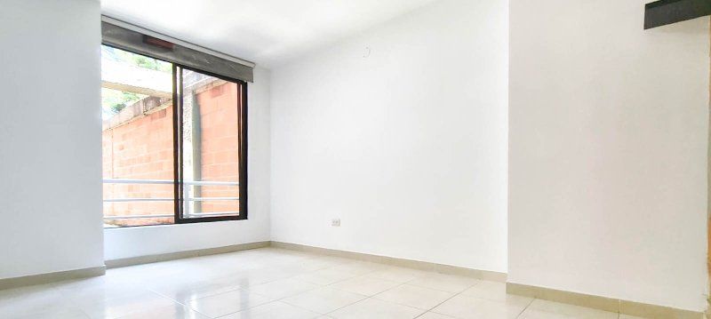 Apartamento en arriendo Antioquia Medellín Manrique Central No1 70 m2 Habitaciones 3 Baños 2 Garajes 1 Precio $2000000