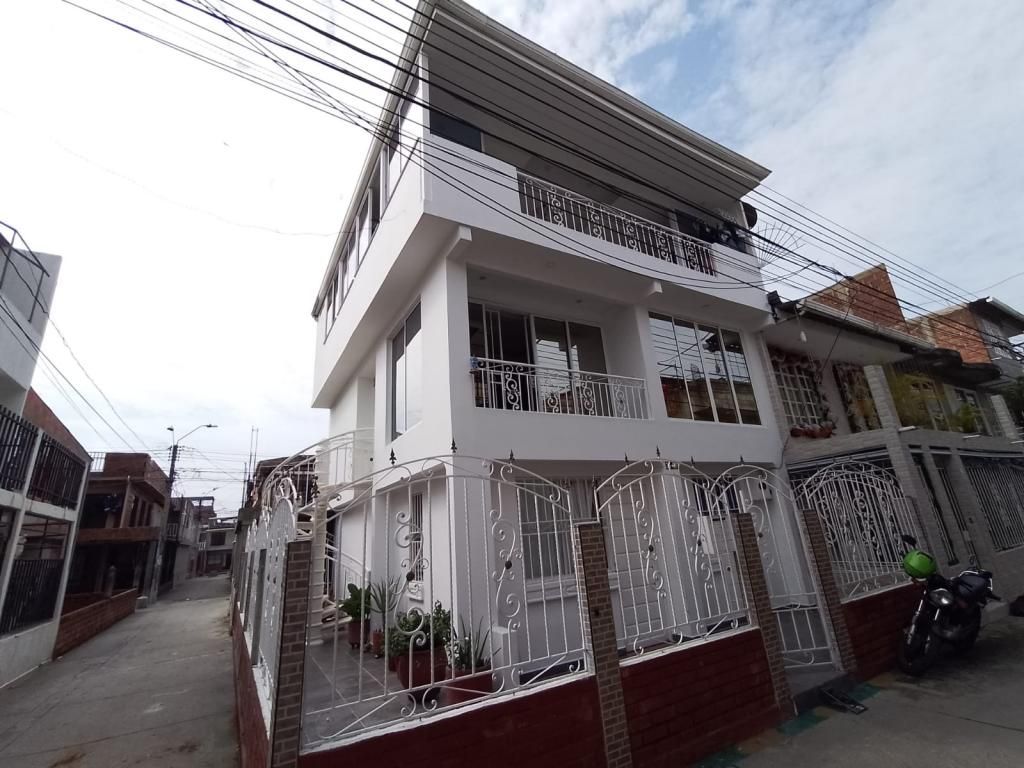 Casa en venta Valle Del Cauca Cali Ciudad Talanga - Comfenalco 186 m2 Habitaciones 5 Baños 3 Garajes 0 Precio $300000000