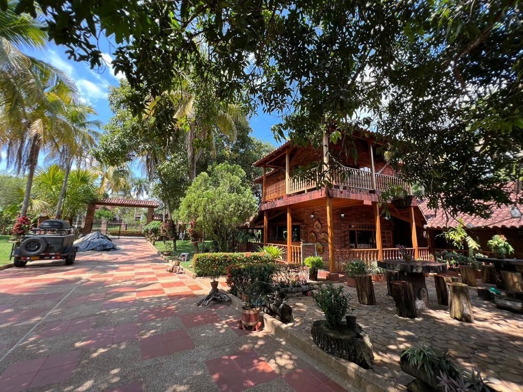 Casa en venta Tolima Melgar Las Palmas 480 m2 Habitaciones 5 Baños 4 Garajes 0 Precio $1350000000
