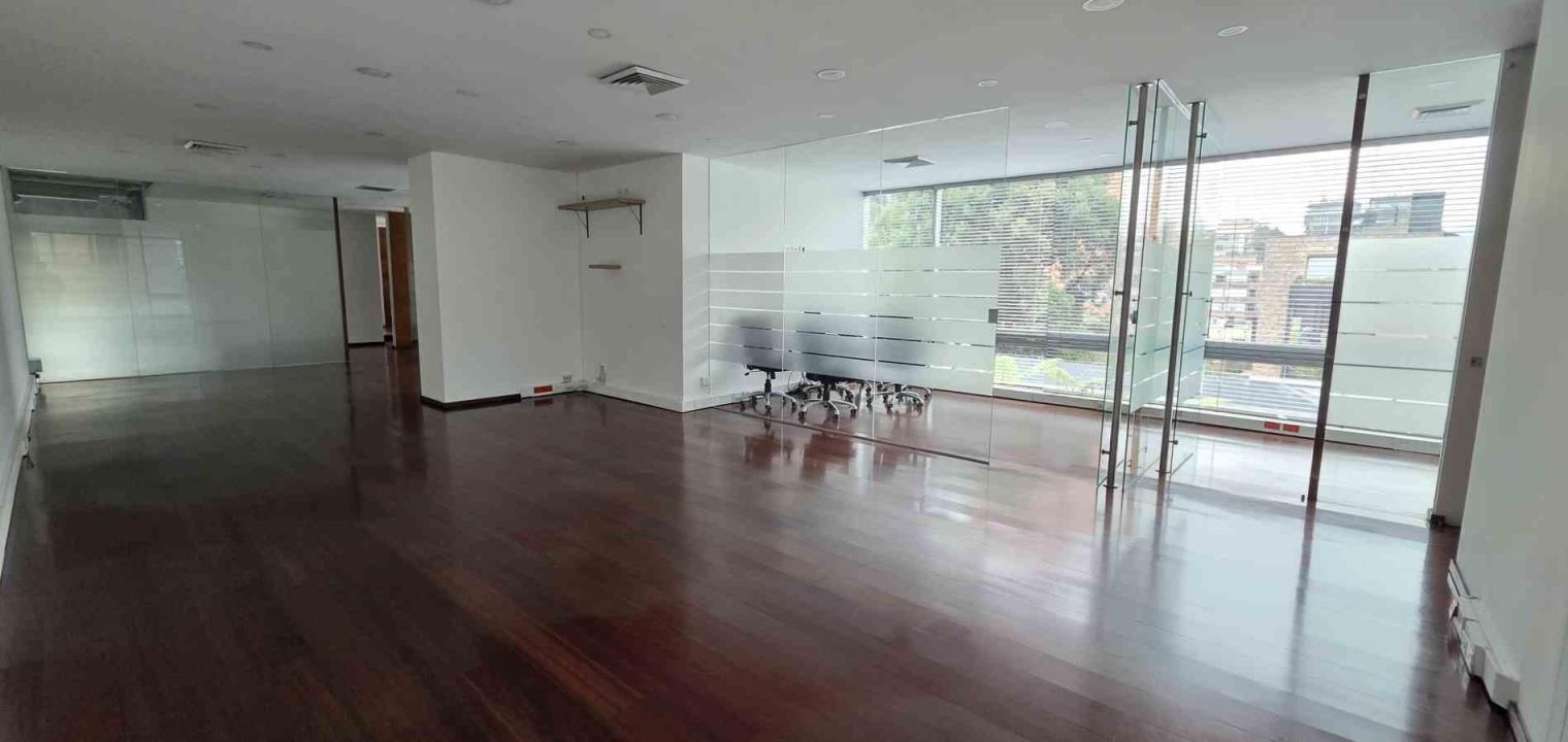 Oficina en arriendo Cundinamarca Bogotá El Nogal 155 m2 Habitaciones 0 Baños 2 Garajes 3 Precio $19165168