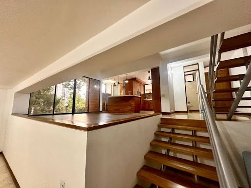 Casa en arriendo Antioquia Medellín El Tesoro 250 m2 Habitaciones 4 Baños 3 Garajes 2 Precio $13900000