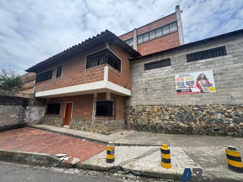 Apartaestudio en arriendo Antioquia Medellín Aures No1 30 m2 Habitaciones 1 Baños 1 Garajes 0 Precio $2000000