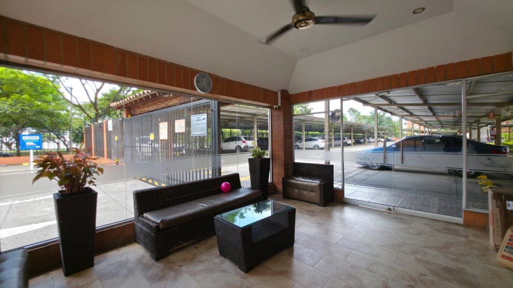 Apartamento en arriendo Valle Del Cauca Cali Conjunto Residencial Zaguan De La Flores 98 m2 Habitaciones 3 Baños 3 Garajes 1 Precio $2800000