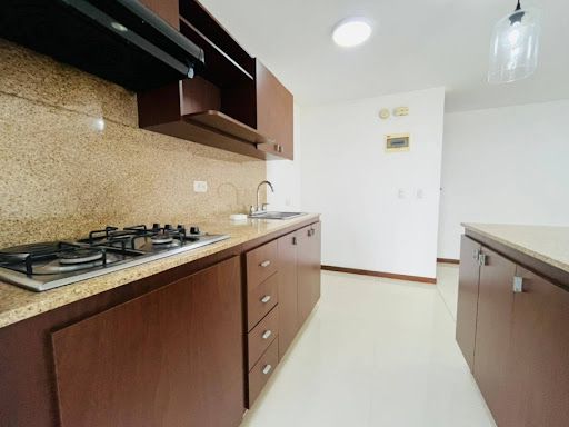 Apartamento en arriendo Antioquia Envigado El Esmeraldal 76 m2 Habitaciones 2 Baños 2 Garajes 2 Precio $3800000