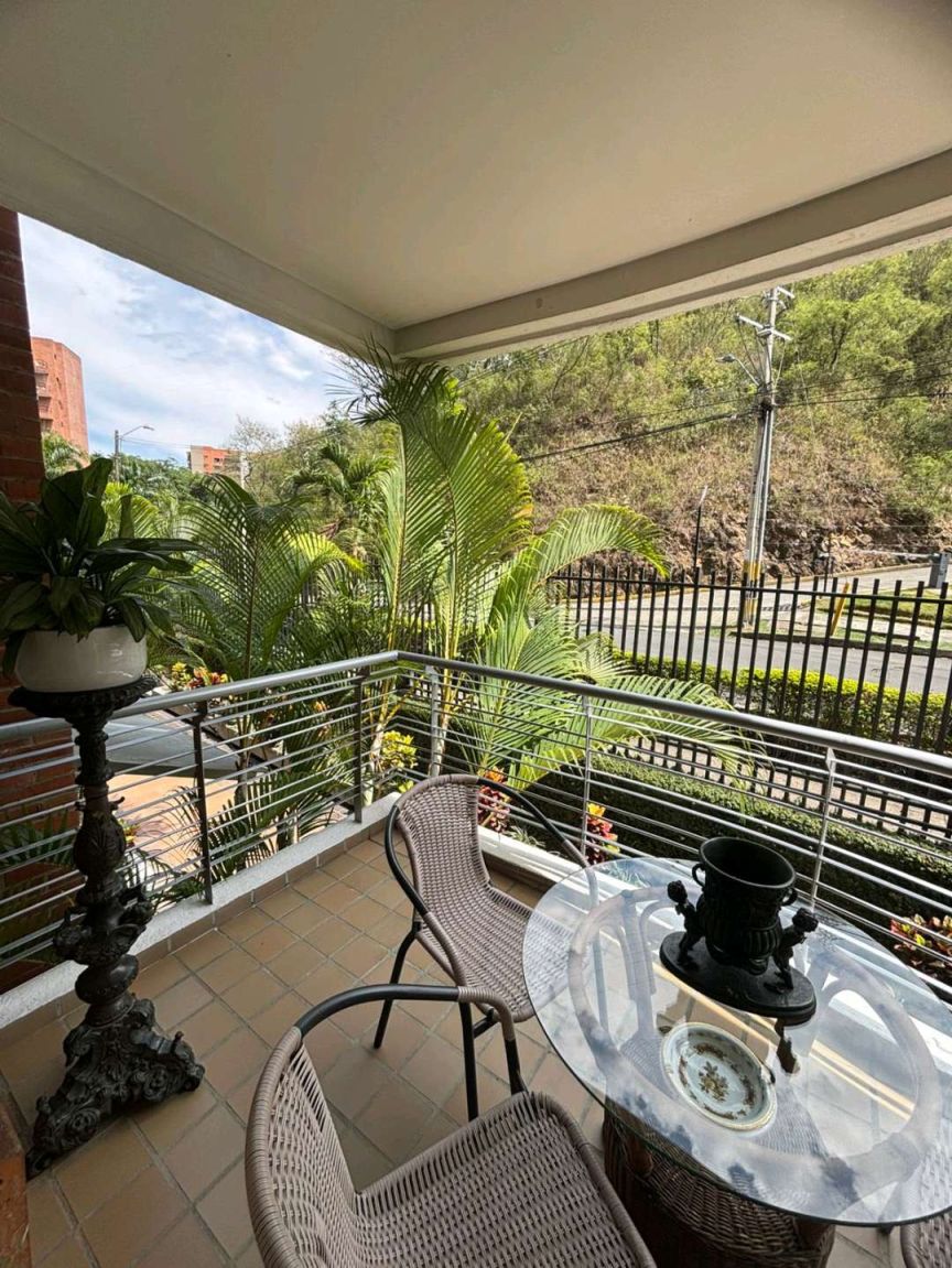 Apartamento en venta Valle Del Cauca Cali Aguacatal 115 m2 Habitaciones 3 Baños 3 Garajes 2 Precio $650000000