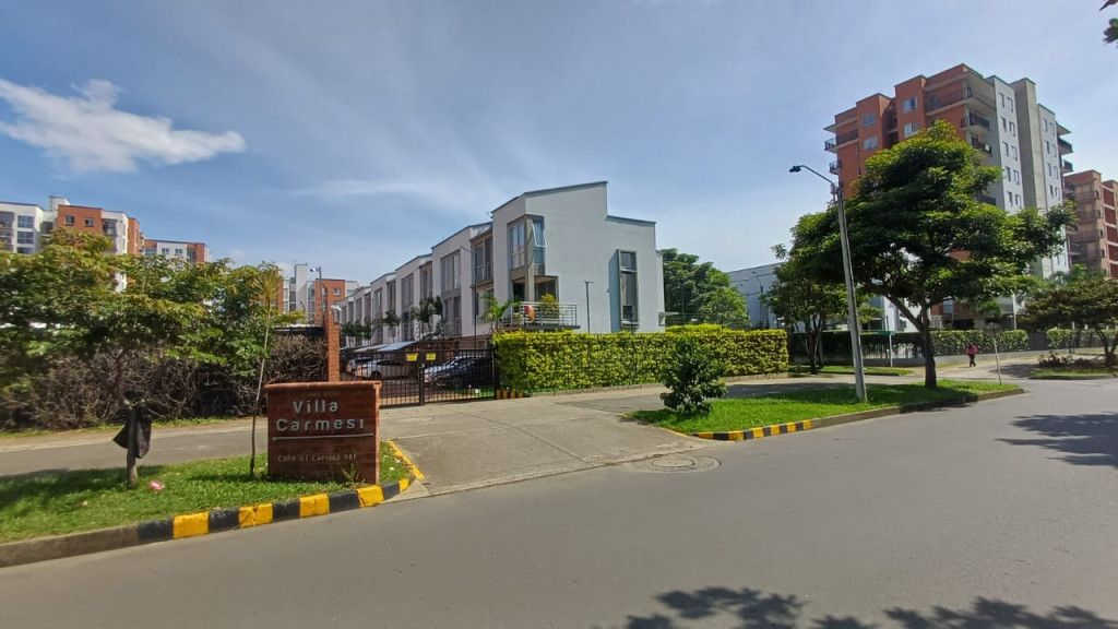 Casa en arriendo Valle Del Cauca Cali Conjunto Residencial Reserva Carmesi 200 m2 Habitaciones 3 Baños 3 Garajes 2 Precio $3020000