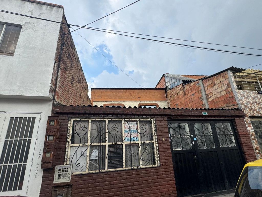 Casa en venta Cundinamarca Bogotá Ingles 342 m2 Habitaciones 9 Baños 4 Garajes 1 Precio $580000000