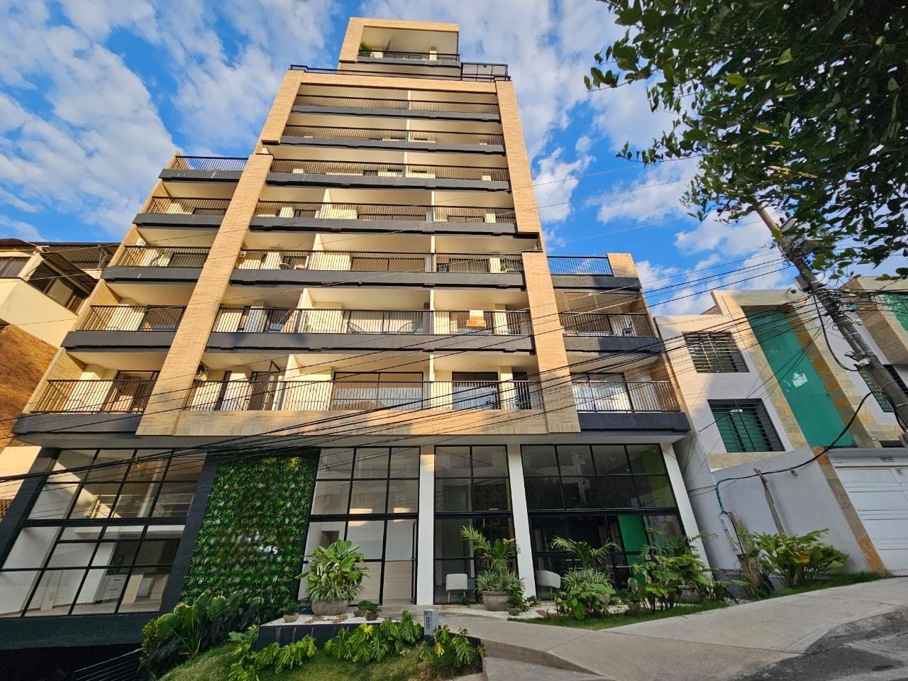 Apartaestudio en arriendo Valle Del Cauca Cali Tejares - Cristales 42 m2 Habitaciones 1 Baños 1 Garajes 1 Precio $2500000