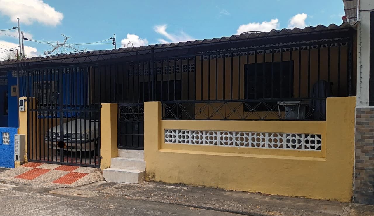 Casa en venta Cundinamarca Girardot Kennedy 160 m2 Habitaciones 3 Baños 1 Garajes 1 Precio $130000000