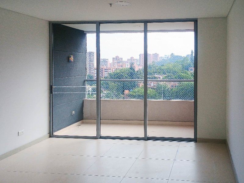 Apartamento en arriendo Antioquia Envigado La Inmaculada 90 m2 Habitaciones 3 Baños 2 Garajes 2 Precio $5000000