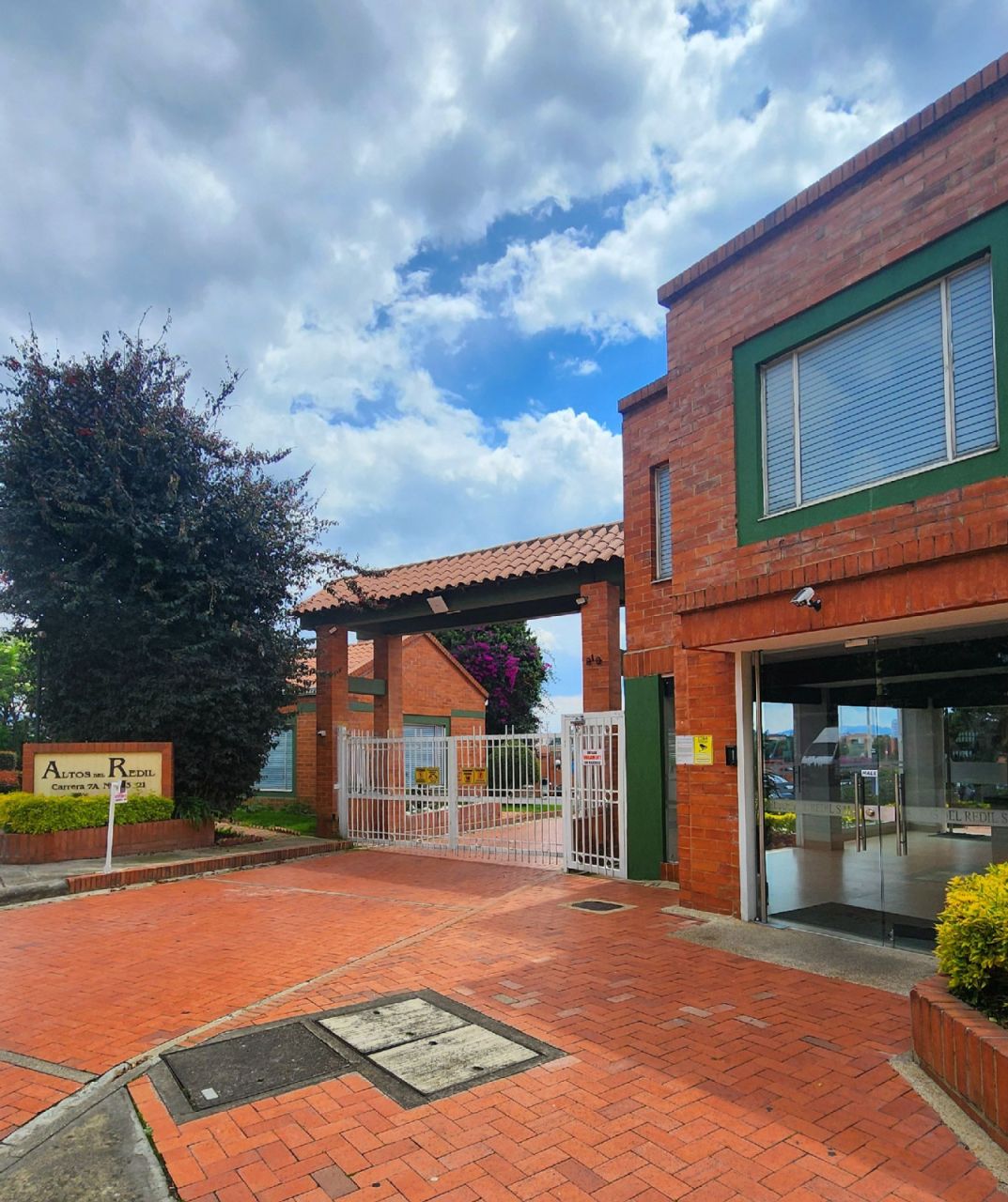 Apartamento en venta Cundinamarca Bogotá El Redil 73 m2 Habitaciones 3 Baños 2 Garajes 1 Precio $380000000
