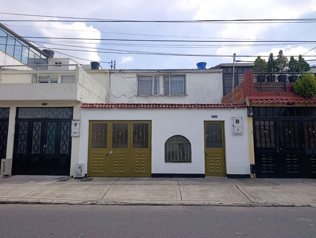 Casa en venta Cundinamarca Bogotá Villa Luz 129 m2 Habitaciones 4 Baños 4 Garajes 1 Precio $700000000