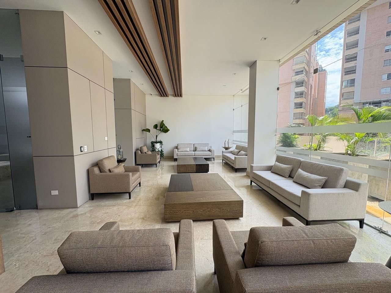 Apartamento en venta Valle Del Cauca Cali Normandía 185 m2 Habitaciones 3 Baños 4 Garajes 2 Precio $2500000000