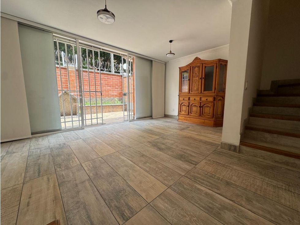 Casa en venta Antioquia Medellín La Mota 130 m2 Habitaciones 3 Baños 3 Garajes 3 Precio $895000000