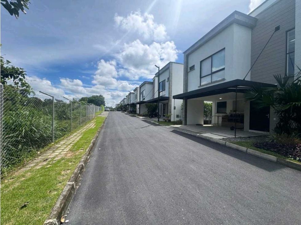 Casa Campestre en arriendo Quindío Armenia Armenia 181 m2 Habitaciones 3 Baños 3 Garajes 1 Precio $6000000