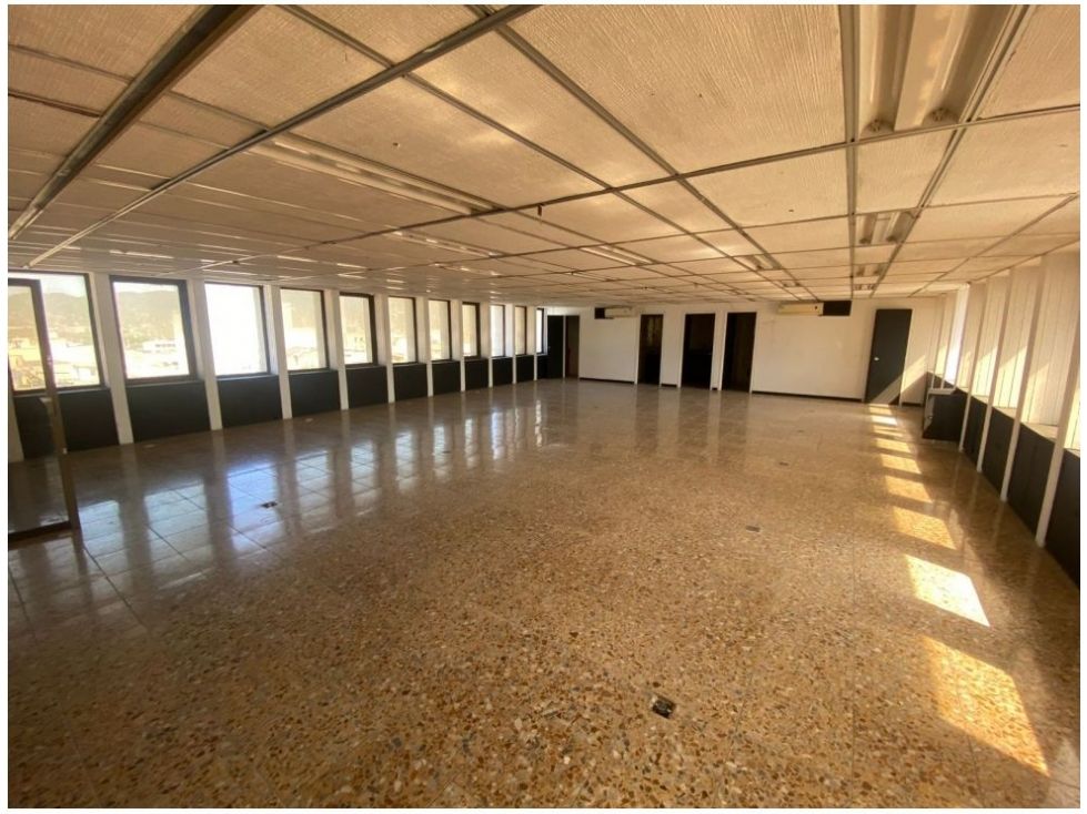 Oficina en arriendo o venta Magdalena Santa Marta Centro 160 m2 Habitaciones 0 Baños 3 Garajes 2 Precio venta $450000000 Precio arriendo $5467000
