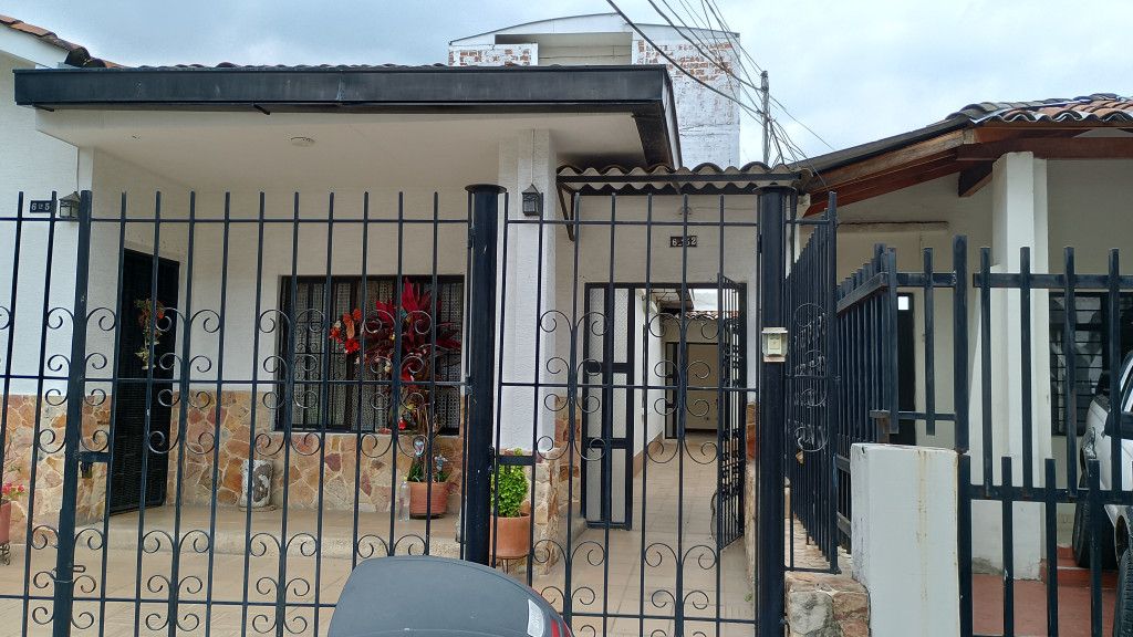 Apartamento en arriendo Valle Del Cauca Cali Bajos Ciudad Cordoba 110 m2 Habitaciones 2 Baños 1 Garajes 1 Precio $1400000